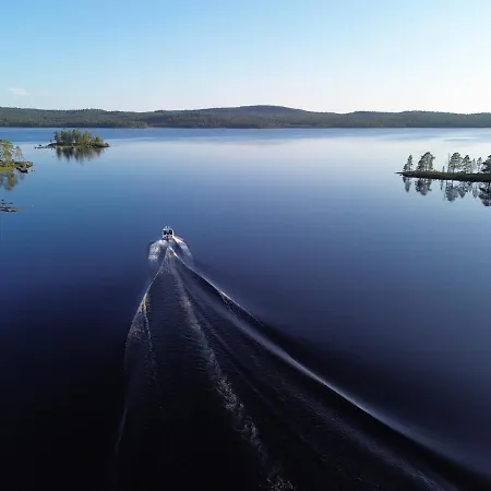 Sarmi - A True Off-the-grid Hut Inari