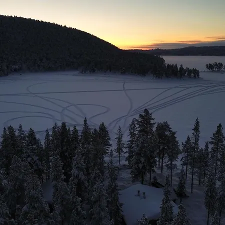 Villa Sarmi - A True Off-the-grid Hut Inari