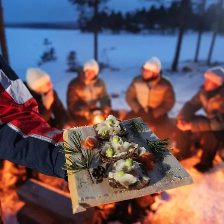 Sarmi - A True Off-the-grid Hut * Inari