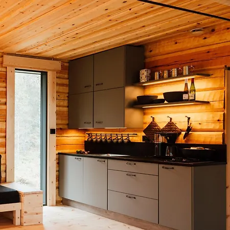 Βίλα Sarmi - A True Off-the-grid Hut *
