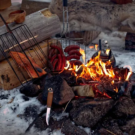 Villa Sarmi - A True Off-the-grid Hut Inari