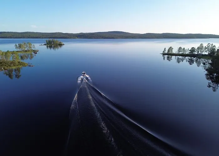Sarmi - A True Off-the-grid Hut Inari